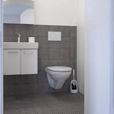 Lejlighed Charmante Wohnung Oberhalb Der Aare Und Dem See *