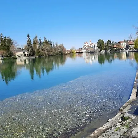 Charmante Wohnung Oberhalb Der Aare Und Dem See *